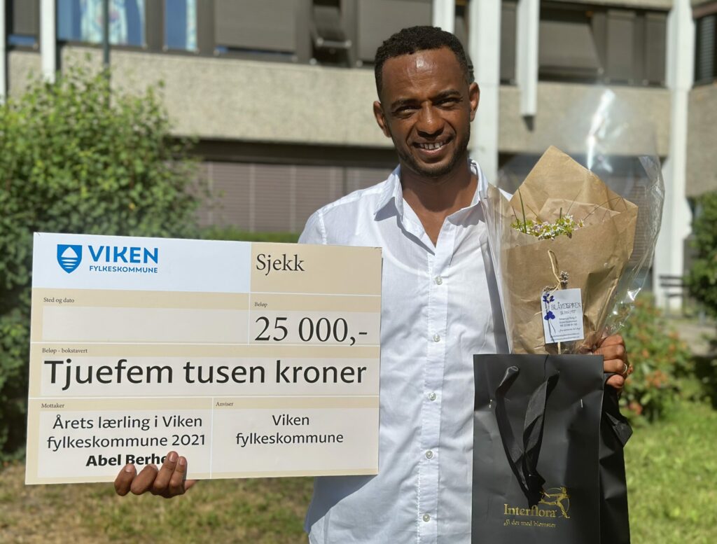 Dobbeltvinnende Abel kåret til årets lærling av Viken Fylkeskommune